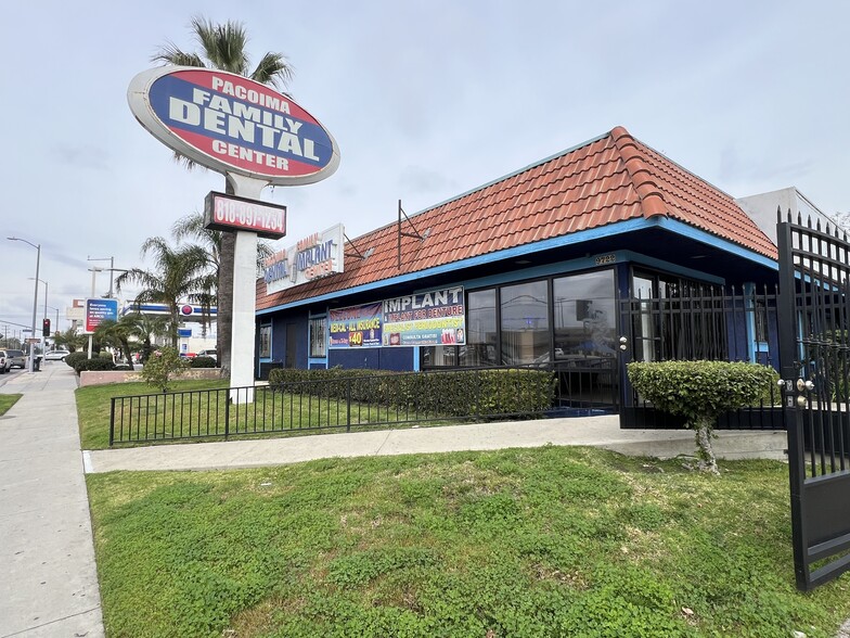 9722 Laurel Canyon Blvd, Arleta, CA for lease - Building Photo - Image 1 of 22