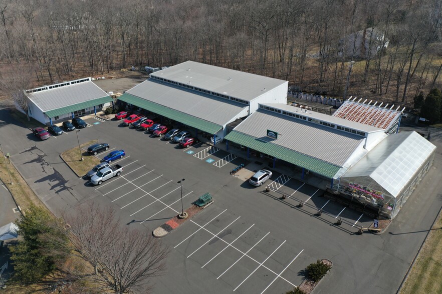 11 Whitewood Ln, North Branford, CT for sale - Building Photo - Image 3 of 34