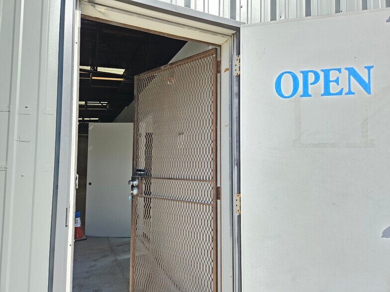 3829 Rising Sun Rd, Bullhead City, AZ for lease - Building Photo - Image 3 of 38