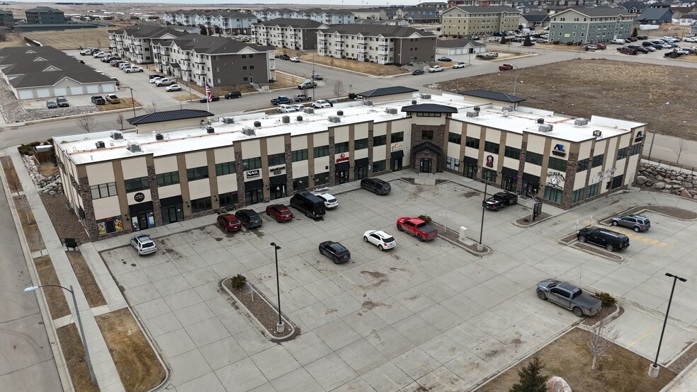 3210 27th St W, Williston, ND for lease - Building Photo - Image 2 of 43