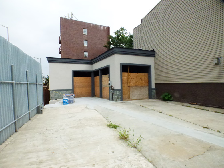 63 Adelphi St, Brooklyn, NY for sale - Building Photo - Image 1 of 1