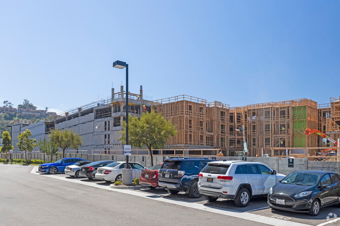 575 Camino De La Reina, San Diego, CA 92108