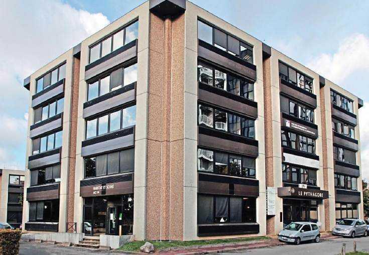 Office in Créteil for lease - Building Photo - Image 1 of 12