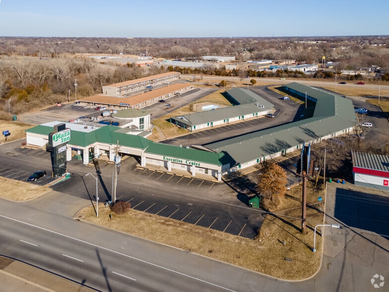 3810 SW Topeka Blvd, Topeka, KS for sale - Aerial - Image 3 of 4