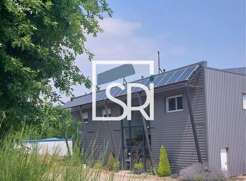 Flex in Coudes for lease - Building Photo - Image 2 of 12