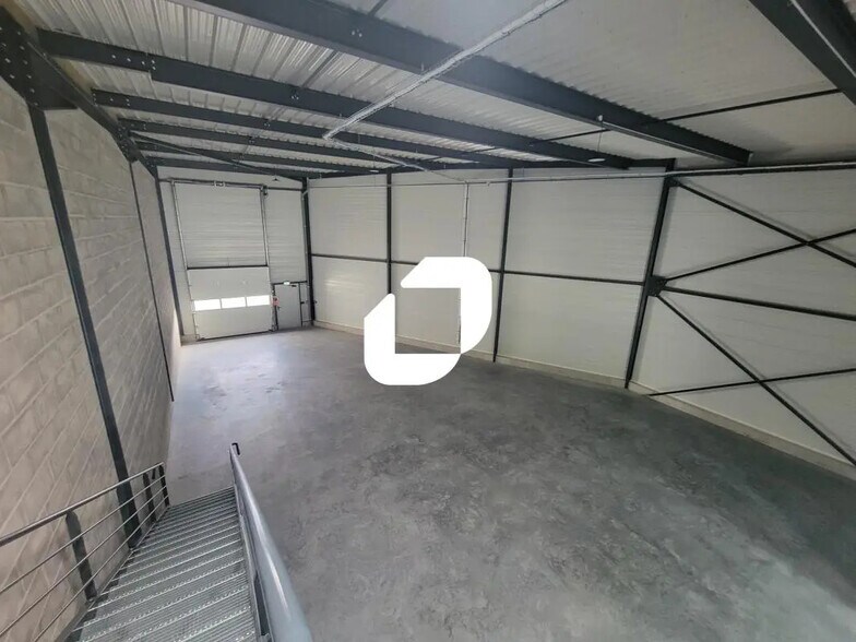 Flex in Basse-Goulaine for lease - Interior Photo - Image 3 of 7