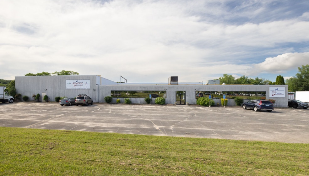 74 Spring St, Southington, CT for lease - Building Photo - Image 2 of 4