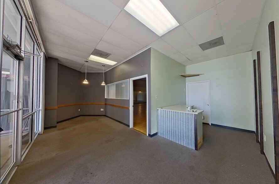 2221 S Ferdon Blvd, Crestview, FL for lease - Building Photo - Image 3 of 6