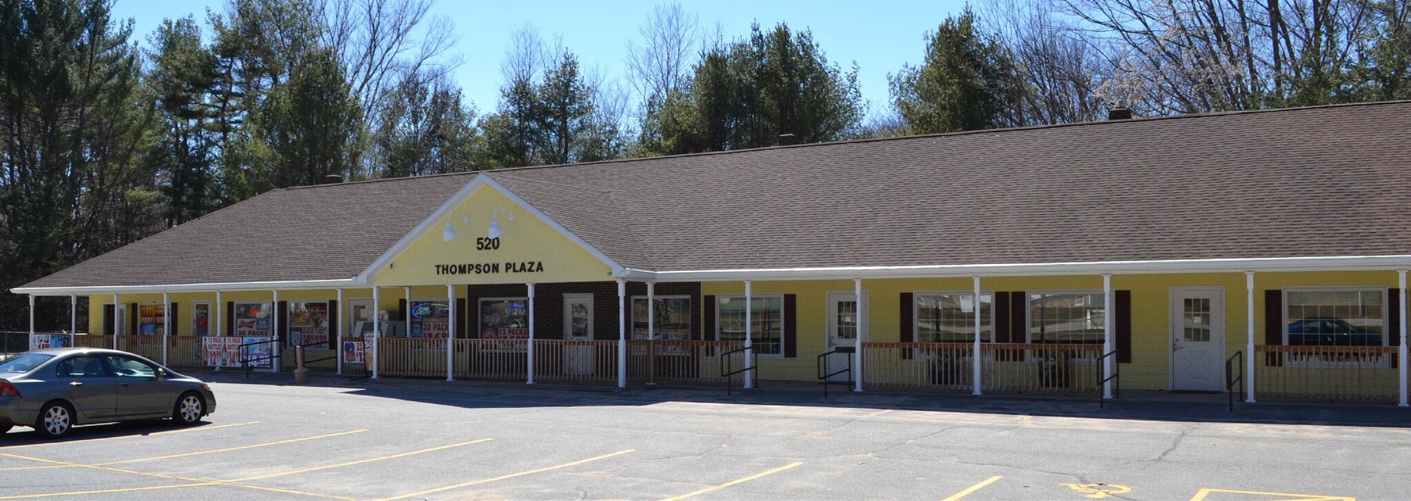 518520 Riverside Dr, North Grosvenordale, CT 06255