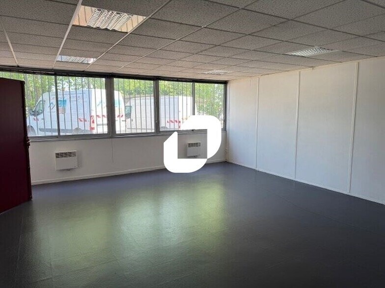 Industrial in Mérignac for lease - Interior Photo - Image 2 of 5
