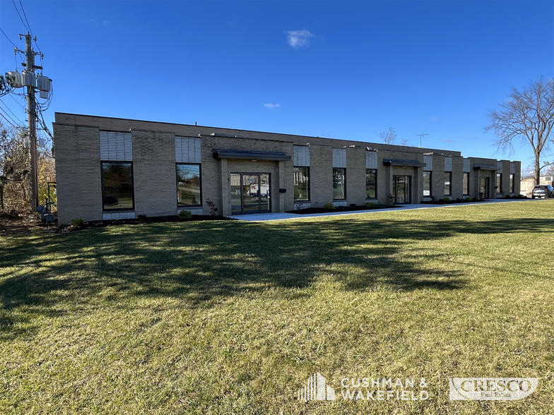 6850 Cochran Rd, Solon, OH for lease - Building Photo - Image 1 of 10