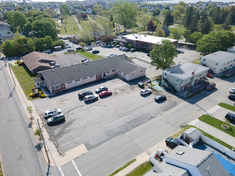 92 Grape St, New Bedford, MA for sale - Building Photo - Image 2 of 14