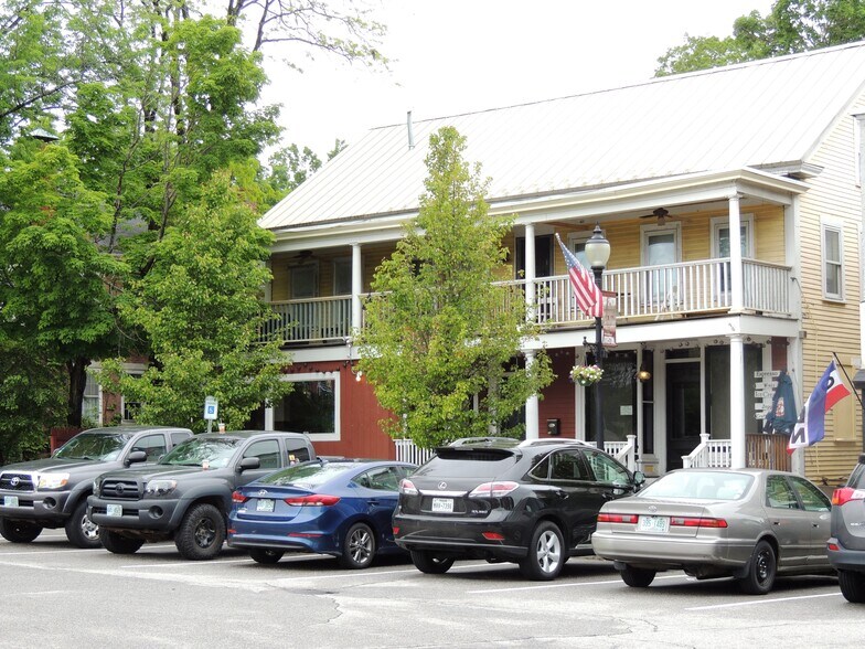 34 Central Sq, Bristol, NH 03222