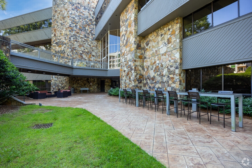 2400 Lake Park Dr SE, Smyrna, GA for lease - Building Photo - Image 3 of 20