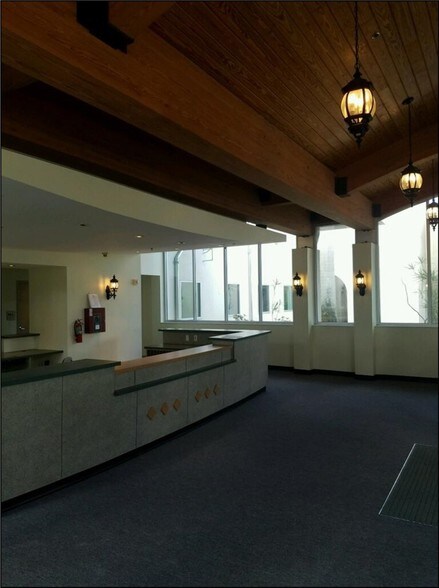 4330 Tamiami Trl E, Naples, FL for lease - Interior Photo - Image 3 of 7