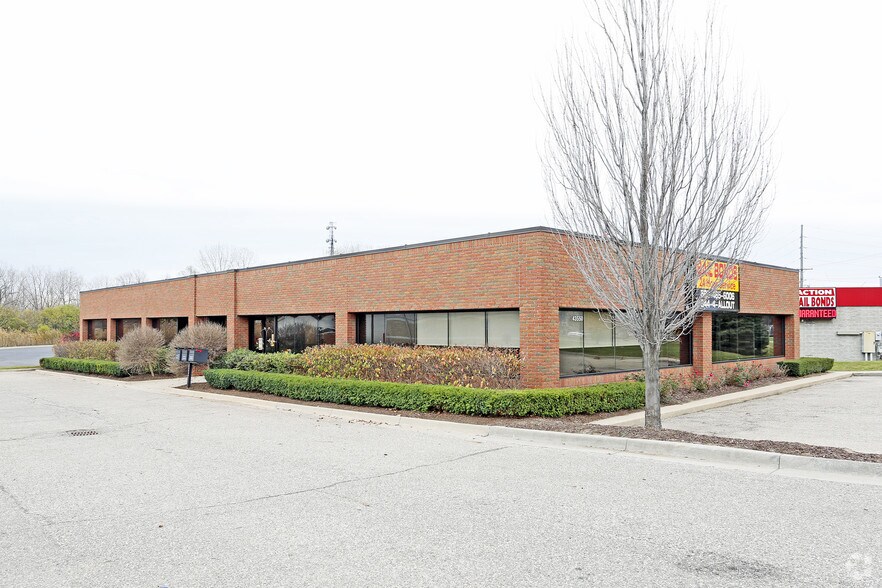 43550 Elizabeth Rd, Clinton Township, MI for sale - Primary Photo - Image 1 of 1