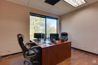 355 W Dundee Rd, Buffalo Grove, IL for lease Interior Photo- Image 2 of 7