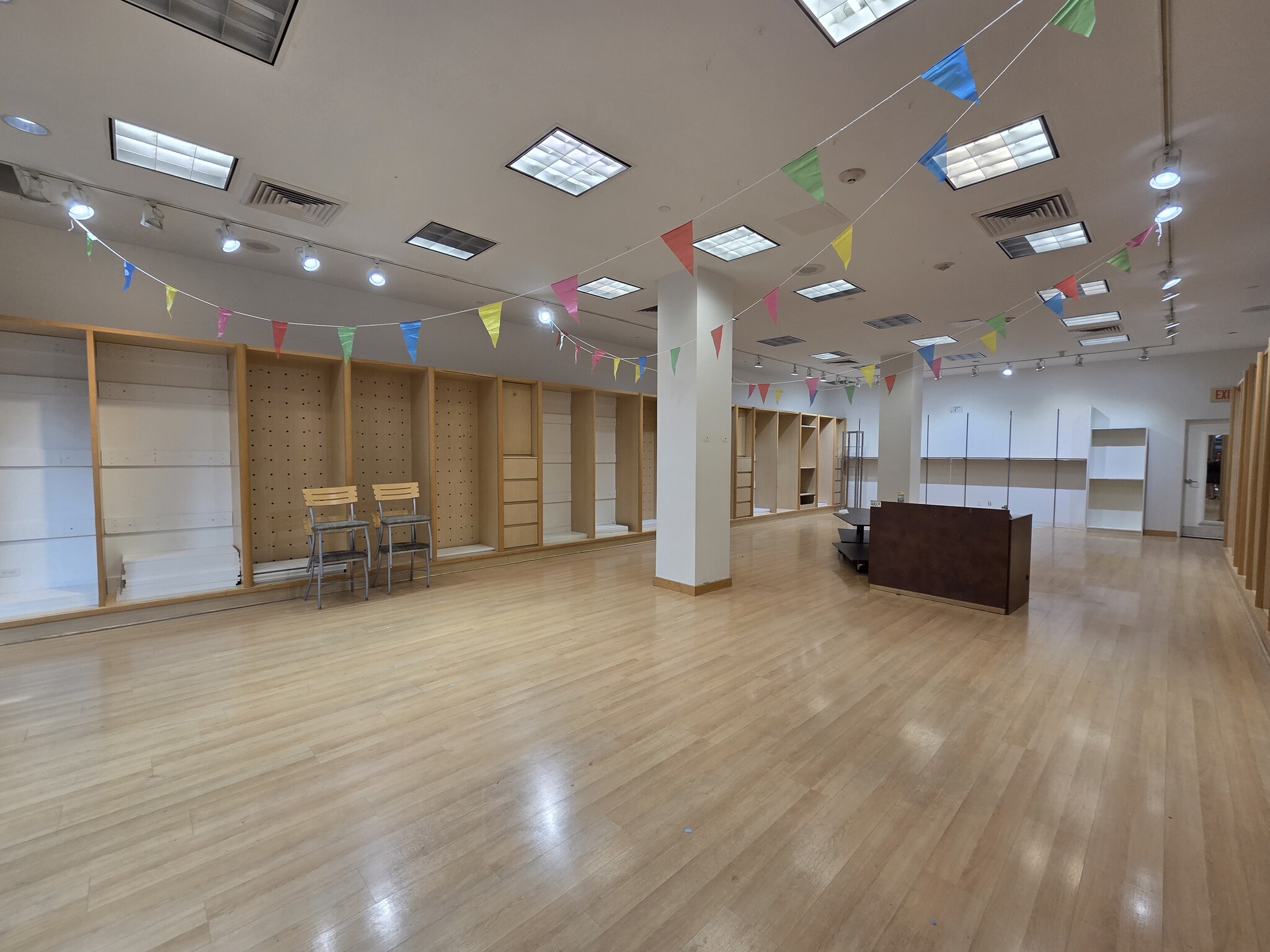 401 Center St NE, Salem, OR for lease Interior Photo- Image 1 of 8