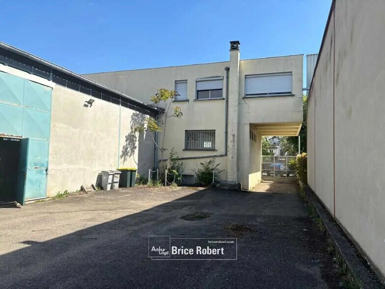 Flex in Décines-Charpieu for sale - Building Photo - Image 3 of 6