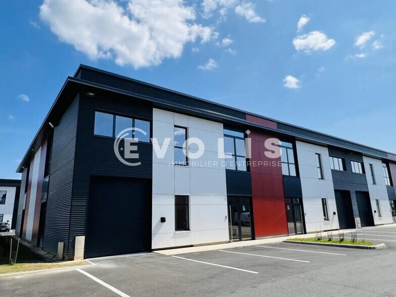 555 Avenue Marguerite Perey, Lieusaint for lease - Building Photo - Image 2 of 13