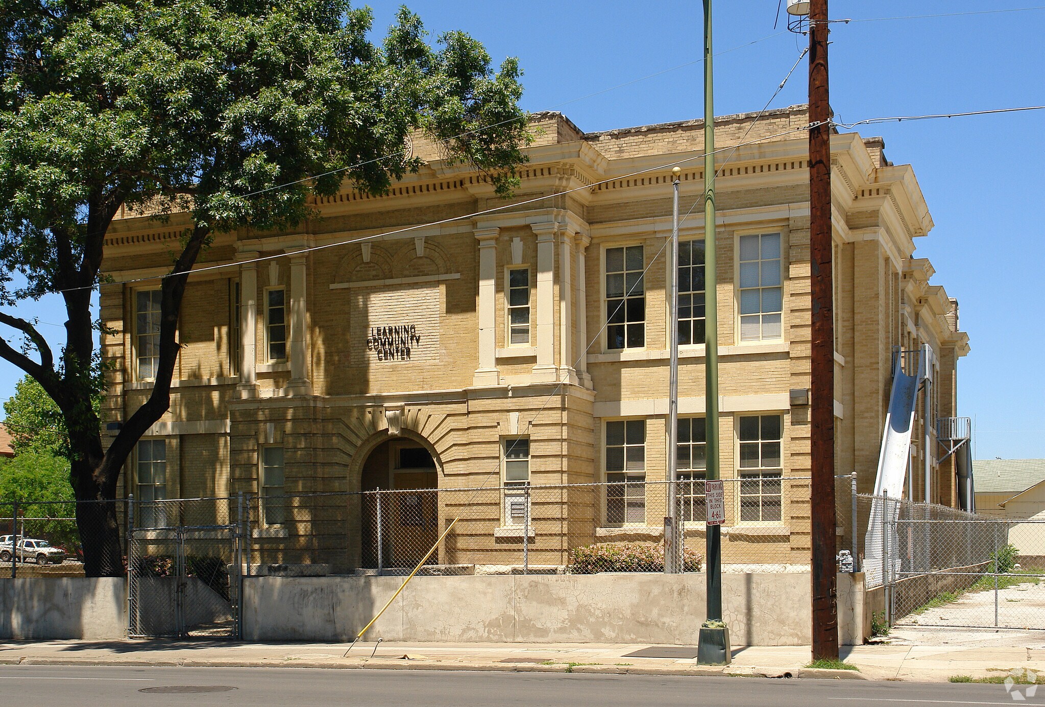 252 W Travis St, San Antonio, TX for sale Primary Photo- Image 1 of 1