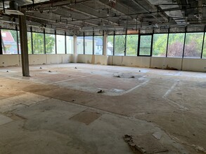 833 Northern Blvd, Great Neck, NY for lease Interior Photo- Image 2 of 3