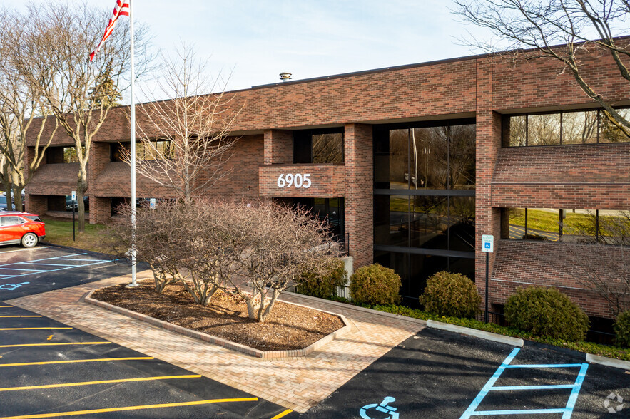 6905 Telegraph Rd, Bloomfield Hills, MI for lease - Building Photo - Image 1 of 7