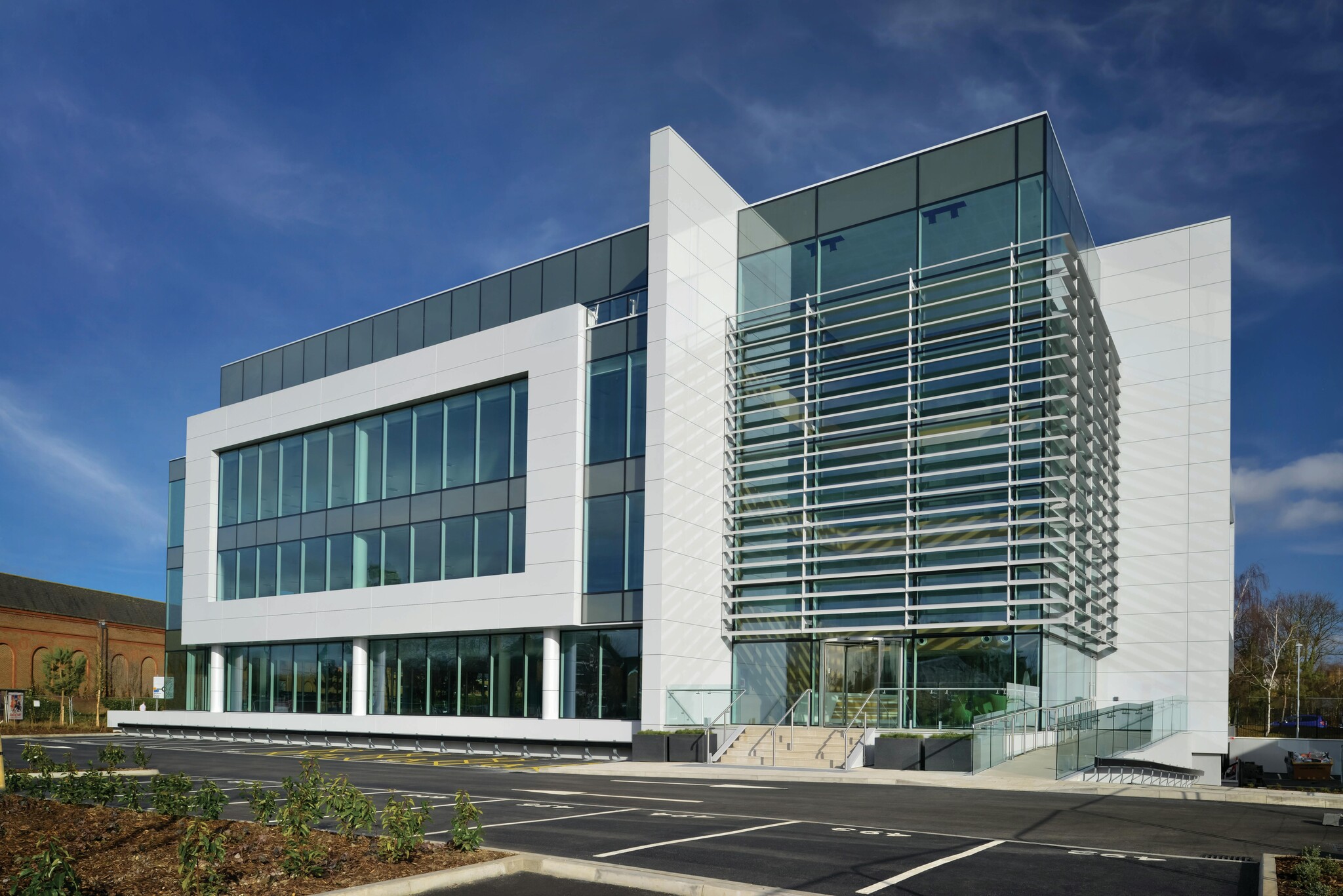 5 Chertsey Ln, Staines for lease Building Photo- Image 1 of 14