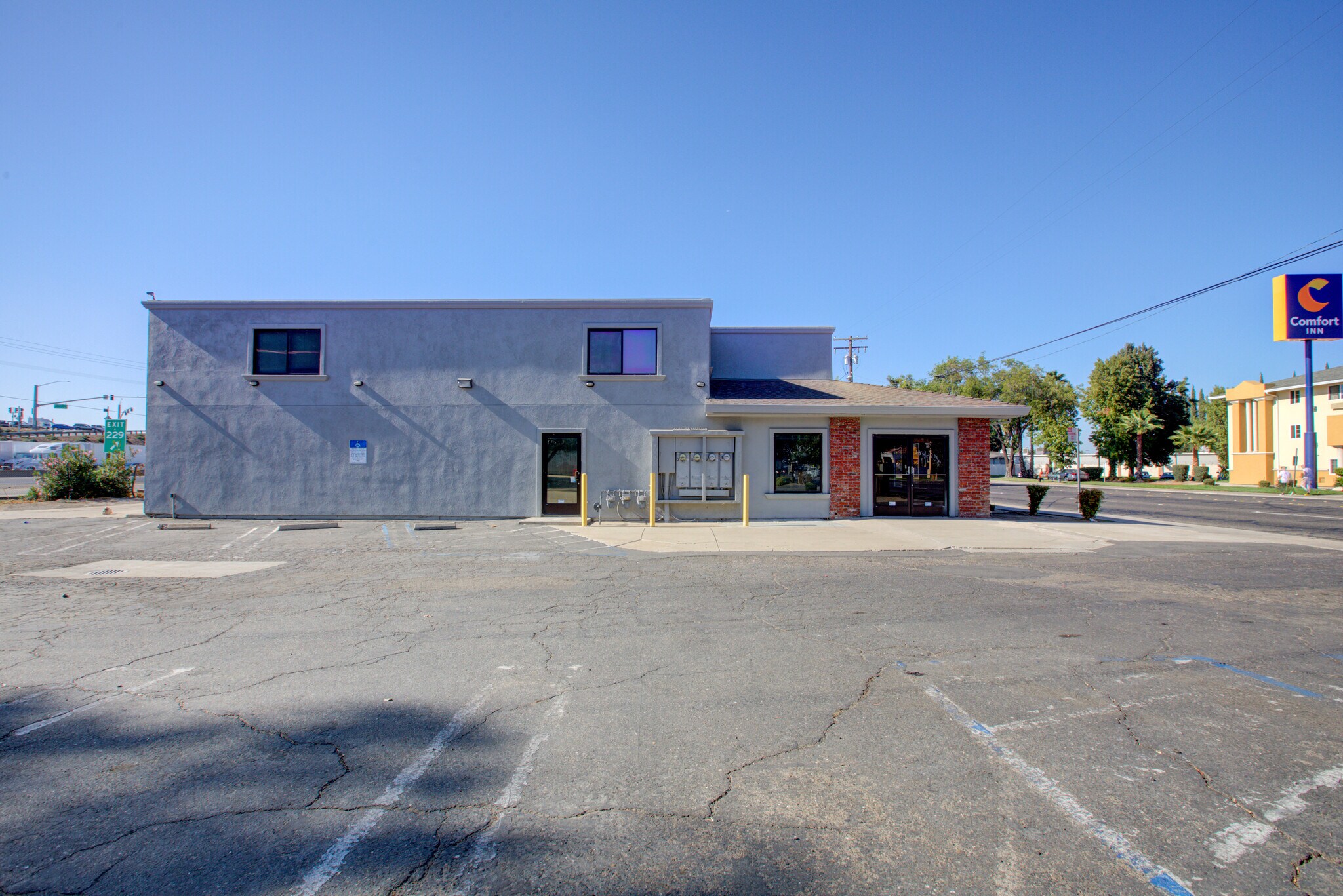 2024 W Orangeburg Ave, Modesto, CA 95350 Retail for Sale