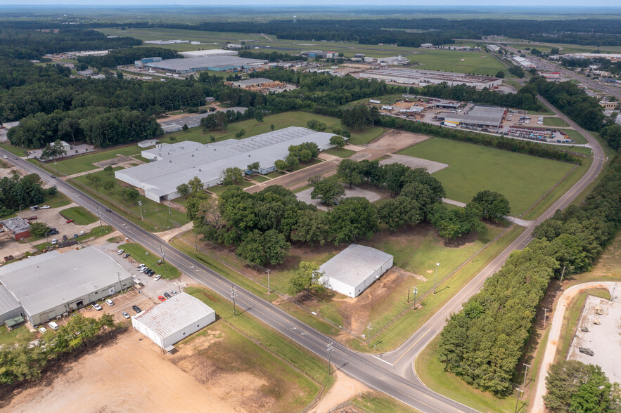 212 Industrial Park Rd, Starkville, MS for lease - Building Photo - Image 2 of 7