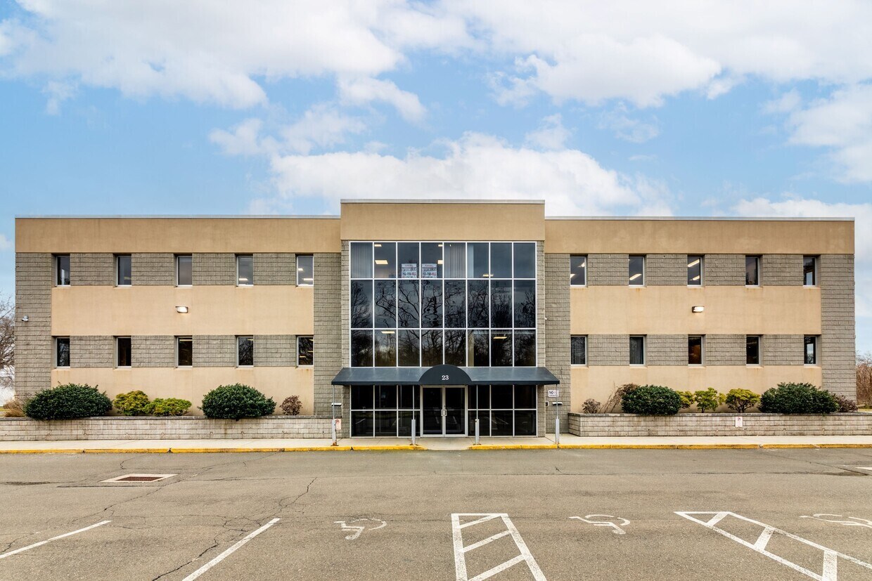 23 Maiden Ln, North Haven, CT for lease Building Photo- Image 1 of 1
