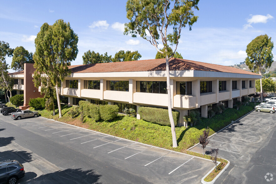 260 Maple Ct, Ventura, CA for lease - Building Photo - Image 1 of 14