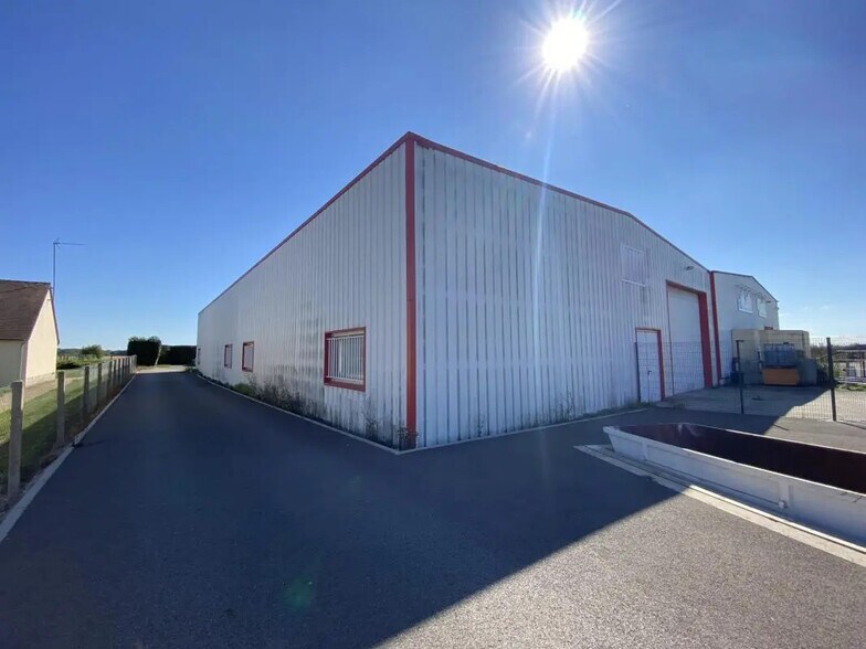 Industrial in Abondant for sale - Building Photo - Image 3 of 15