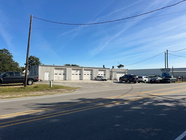 2335 & 2339 Lennoxville Road portfolio of 2 properties for sale on LoopNet.com - Building Photo - Image 2 of 2