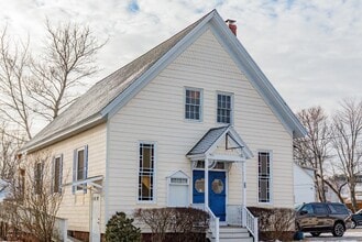 57 Saco Ave, Old Orchard Beach, ME for lease Interior Photo- Image 1 of 10