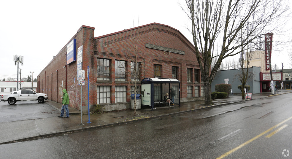 2705 E Burnside St, Portland, OR for sale - Primary Photo - Image 1 of 8