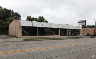 More details for 8121 Wornall Rd, Kansas City, MO - Retail for Sale