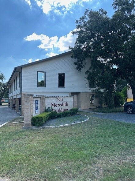 1011 Meredith Dr, Austin, TX for sale - Building Photo - Image 1 of 9