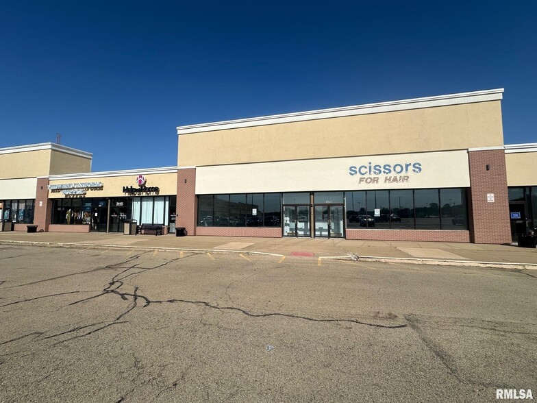 3425-3523 N University St, Peoria, IL for lease - Building Photo - Image 2 of 9