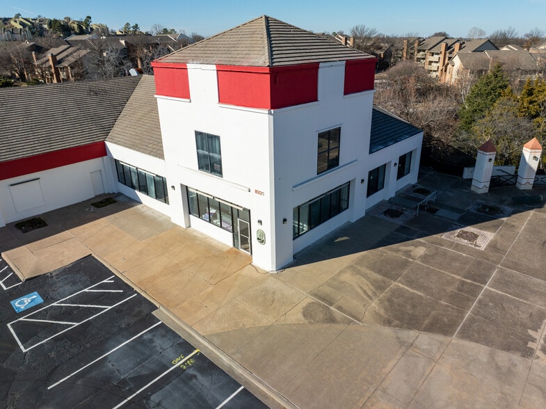 8221 E 61st St, Tulsa, OK for sale - Building Photo - Image 1 of 1