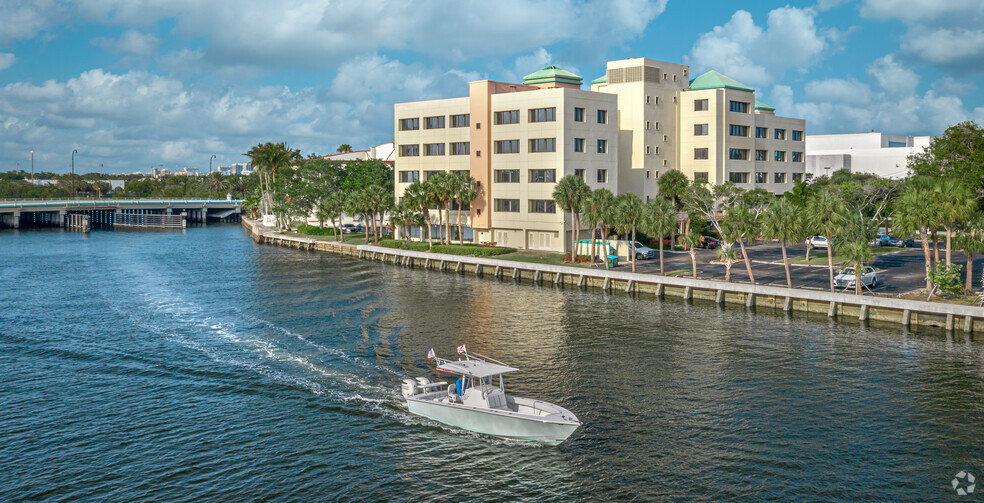 915 Middle River Dr, Fort Lauderdale, FL for lease - Building Photo - Image 1 of 6