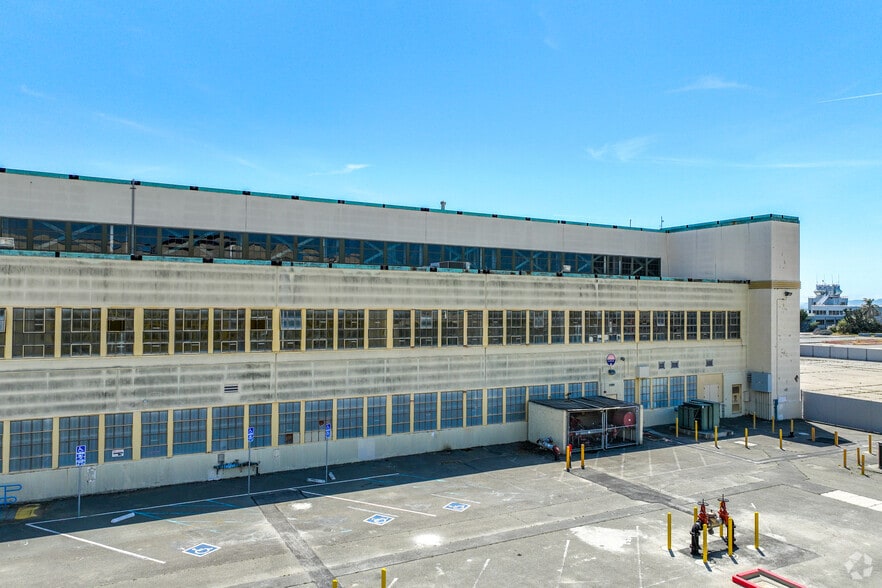 1190 W Tower Ave, Alameda, CA for lease - Primary Photo - Image 1 of 6