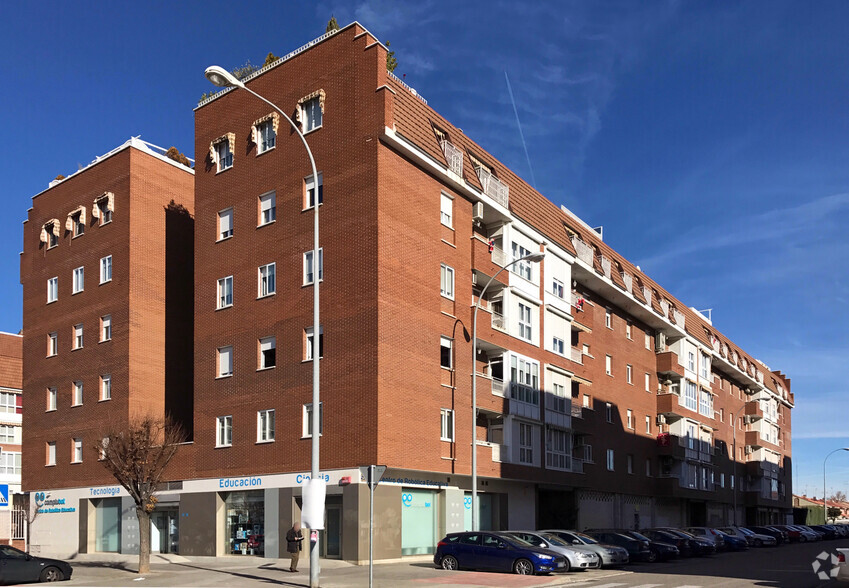 Retail in Alcalá De Henares, MAD for lease - Primary Photo - Image 1 of 2