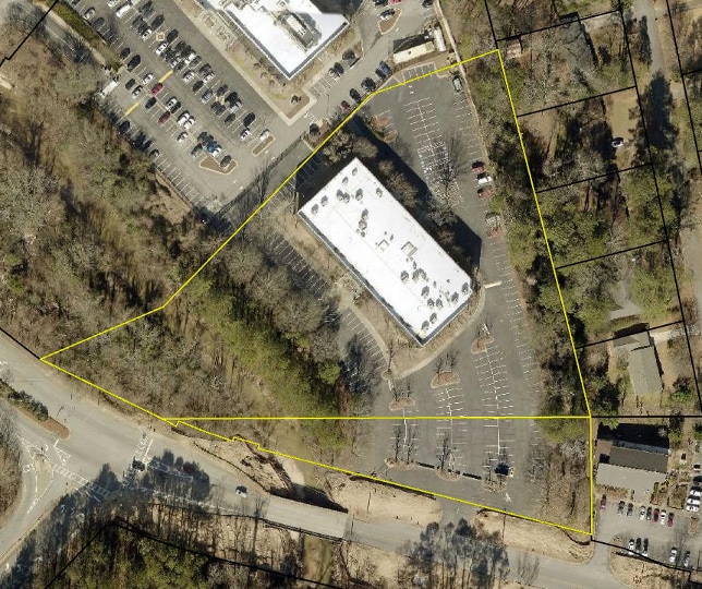 3003 Chamblee Tucker Rd, Atlanta, GA for sale - Building Photo - Image 2 of 15