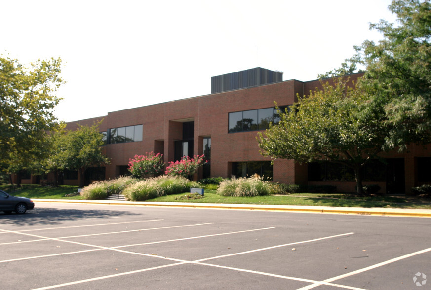 20271 Goldenrod Ln, Germantown, MD for lease - Lobby - Image 3 of 5