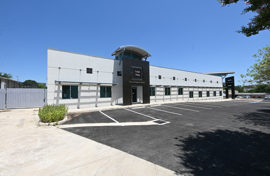 9631-9639 McCullough Ave, San Antonio, TX for lease - Building Photo - Image 1 of 6