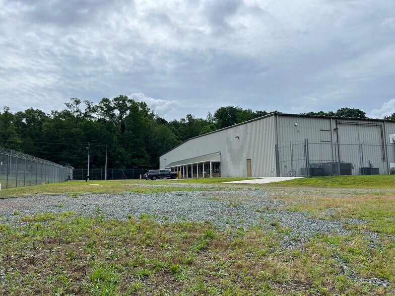 13117 NC Highway 24/27, Robbins, NC for sale - Building Photo - Image 1 of 1
