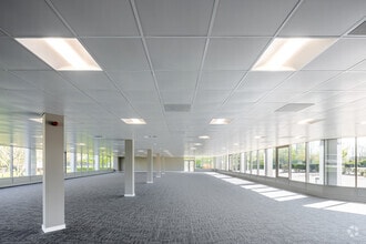 Waterside Dr, Reading for lease Interior Photo- Image 1 of 12