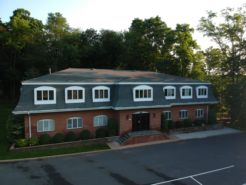 805-845 Franklin Lakes Rd, Franklin Lakes, NJ for lease - Building Photo - Image 2 of 3