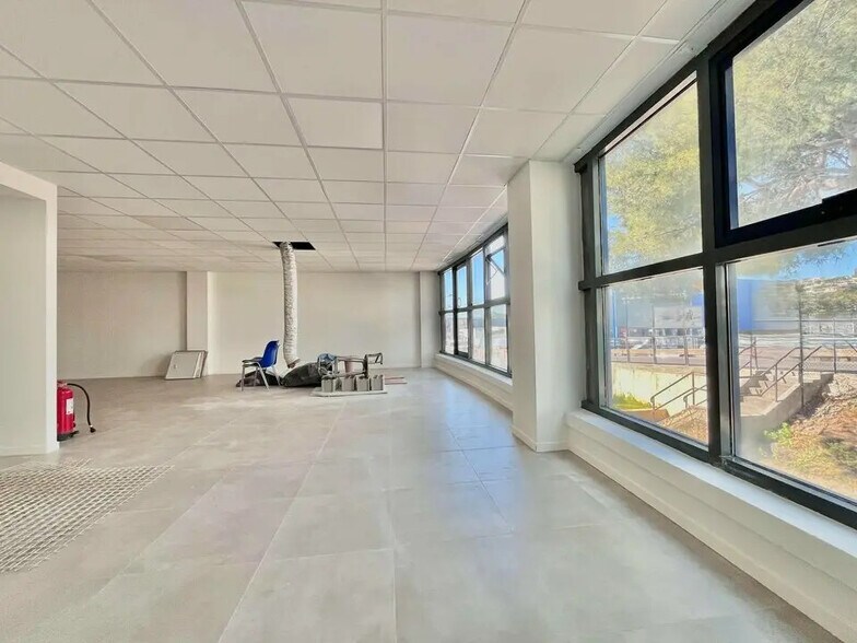 Office in Villeneuve-Loubet for lease - Building Photo - Image 3 of 4
